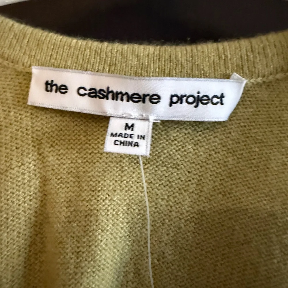 Elegant Green Sleeveless Tank Top - Picture 2 of 5